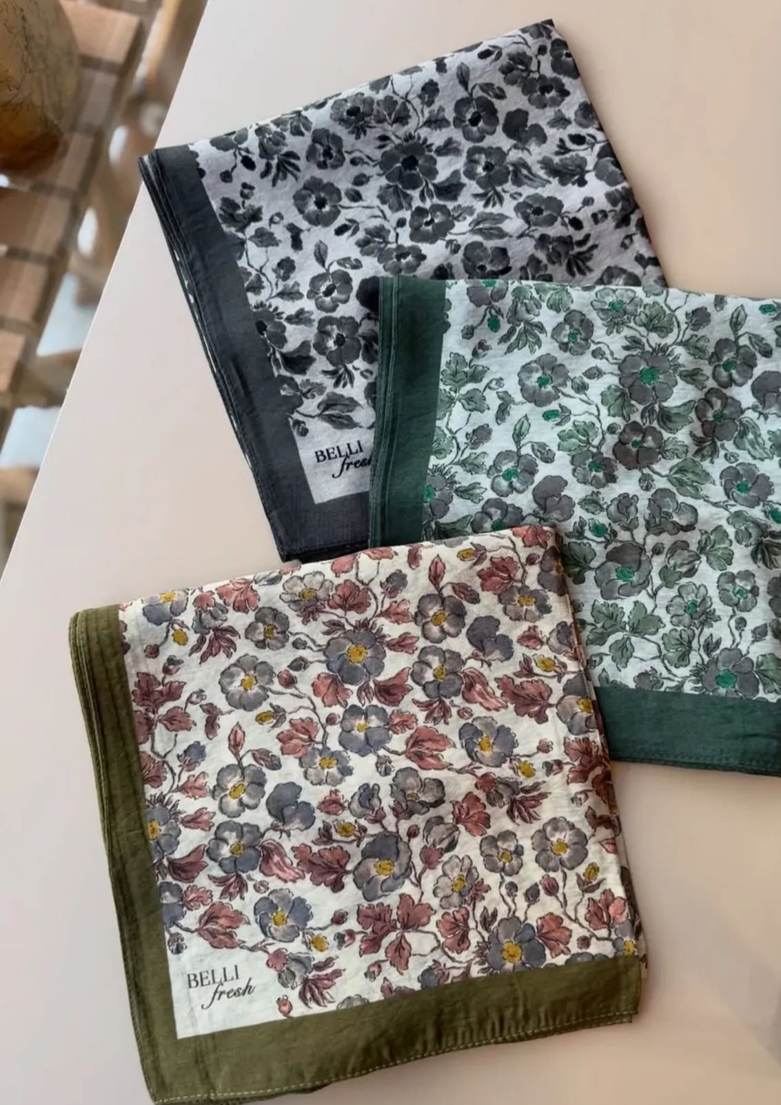 🌸 GhayatStyle™ Belli Fresh Sanda Eşarp – Şıklığın Çiçeklerle Buluştuğu An